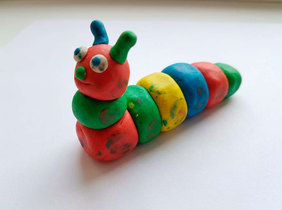 🐛 La oruga hecho con Plastilina Makyco